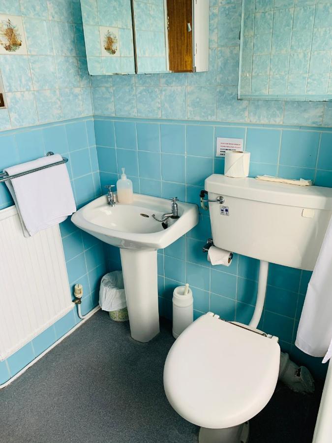 Ye Olde White Harte Hotel Burnham-on-Crouch Zimmer foto