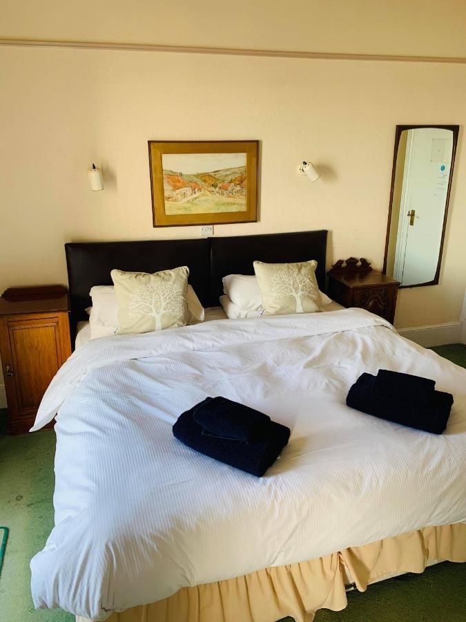 Ye Olde White Harte Hotel Burnham-on-Crouch Zimmer foto