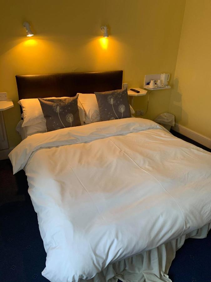 Ye Olde White Harte Hotel Burnham-on-Crouch Zimmer foto