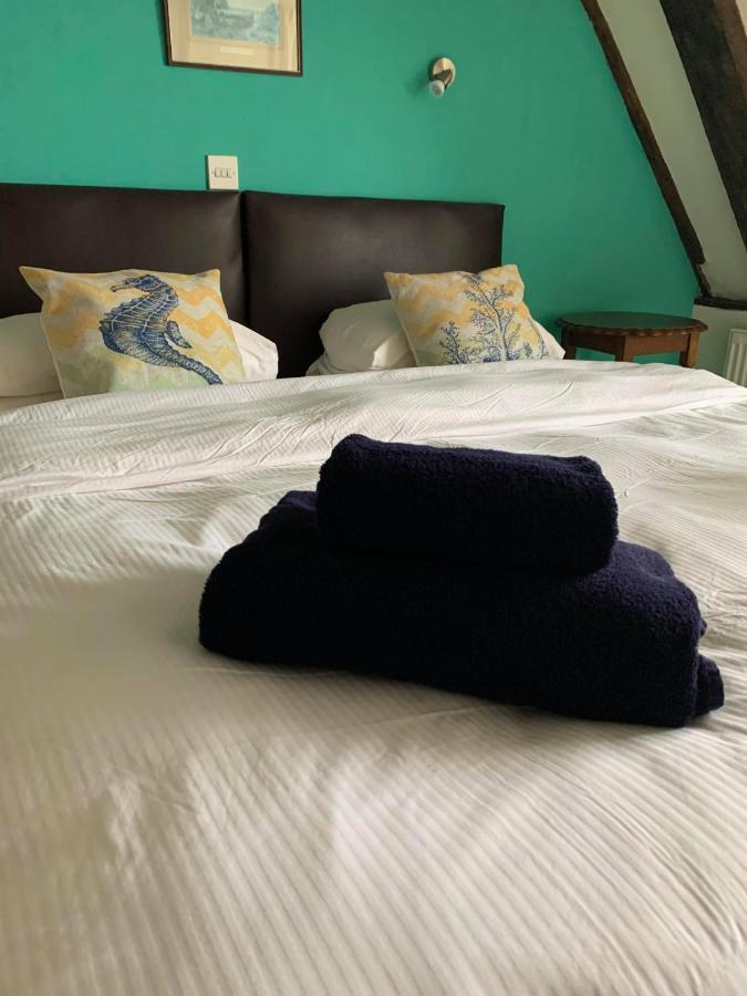 Ye Olde White Harte Hotel Burnham-on-Crouch Zimmer foto