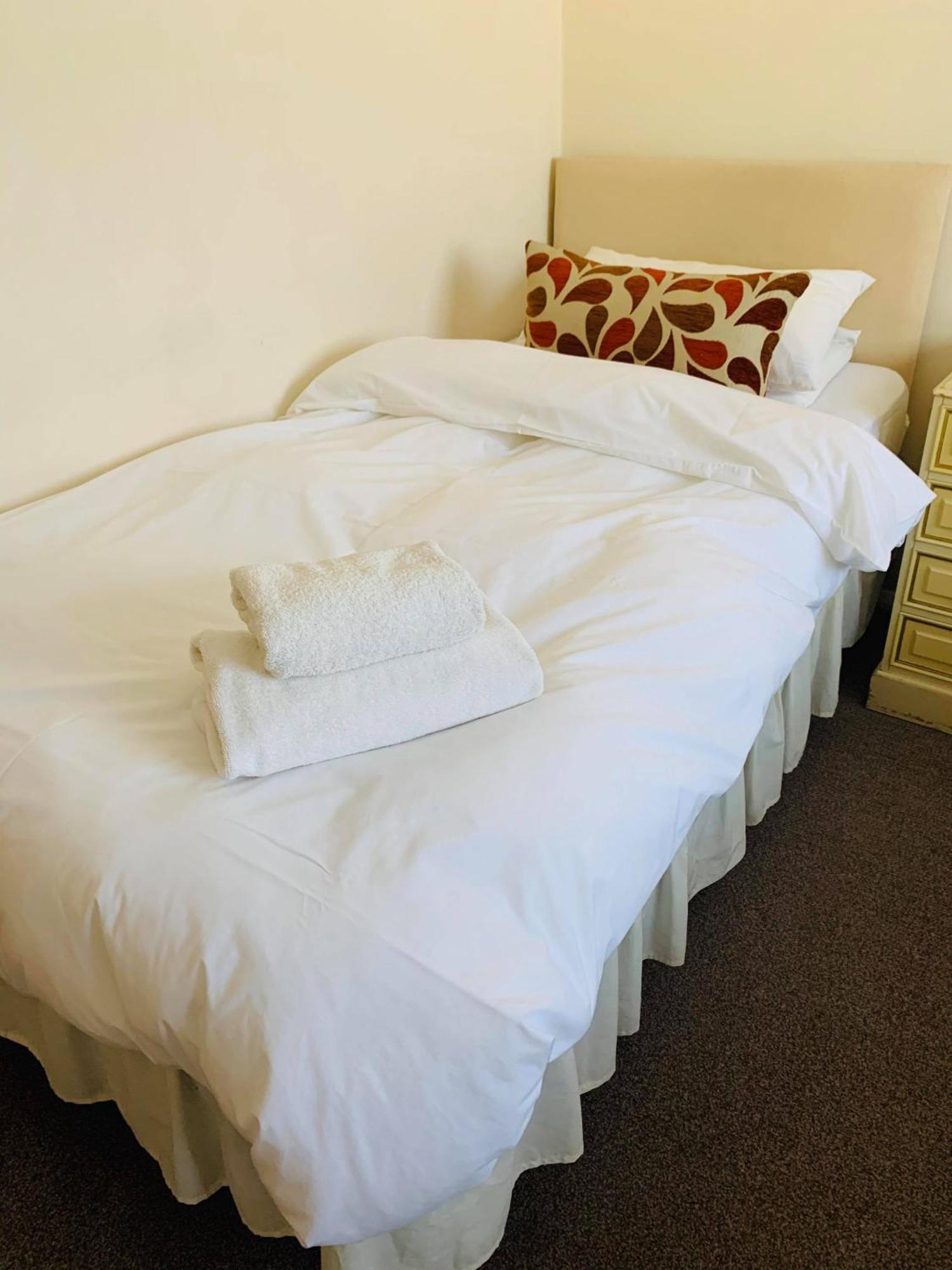 Ye Olde White Harte Hotel Burnham-on-Crouch Zimmer foto