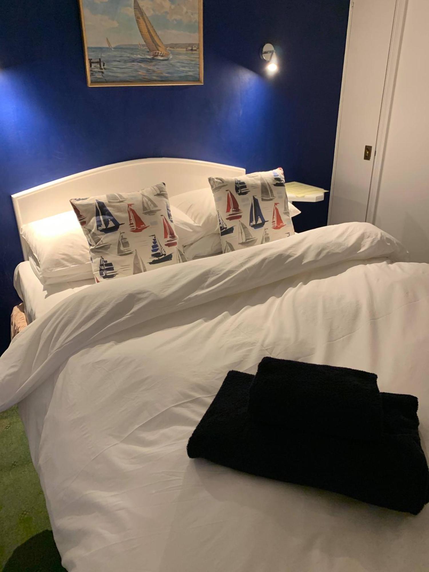 Ye Olde White Harte Hotel Burnham-on-Crouch Zimmer foto