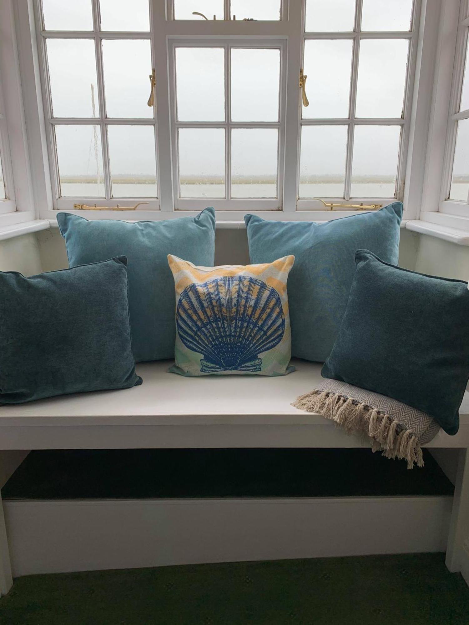 Ye Olde White Harte Hotel Burnham-on-Crouch Zimmer foto