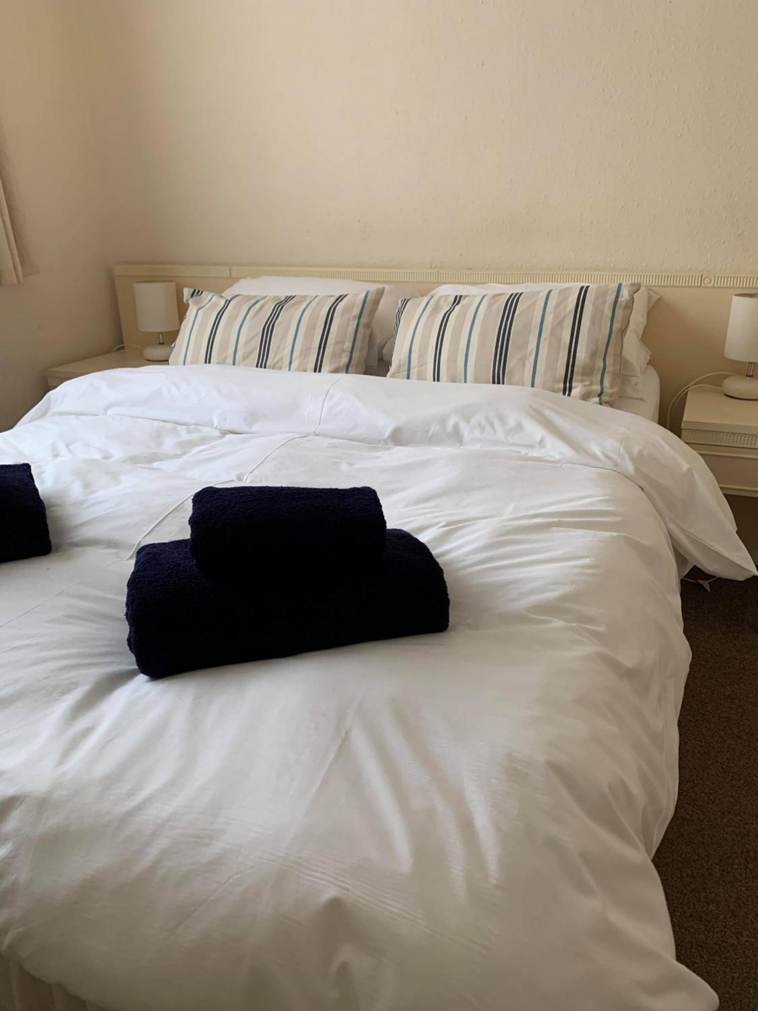 Ye Olde White Harte Hotel Burnham-on-Crouch Zimmer foto