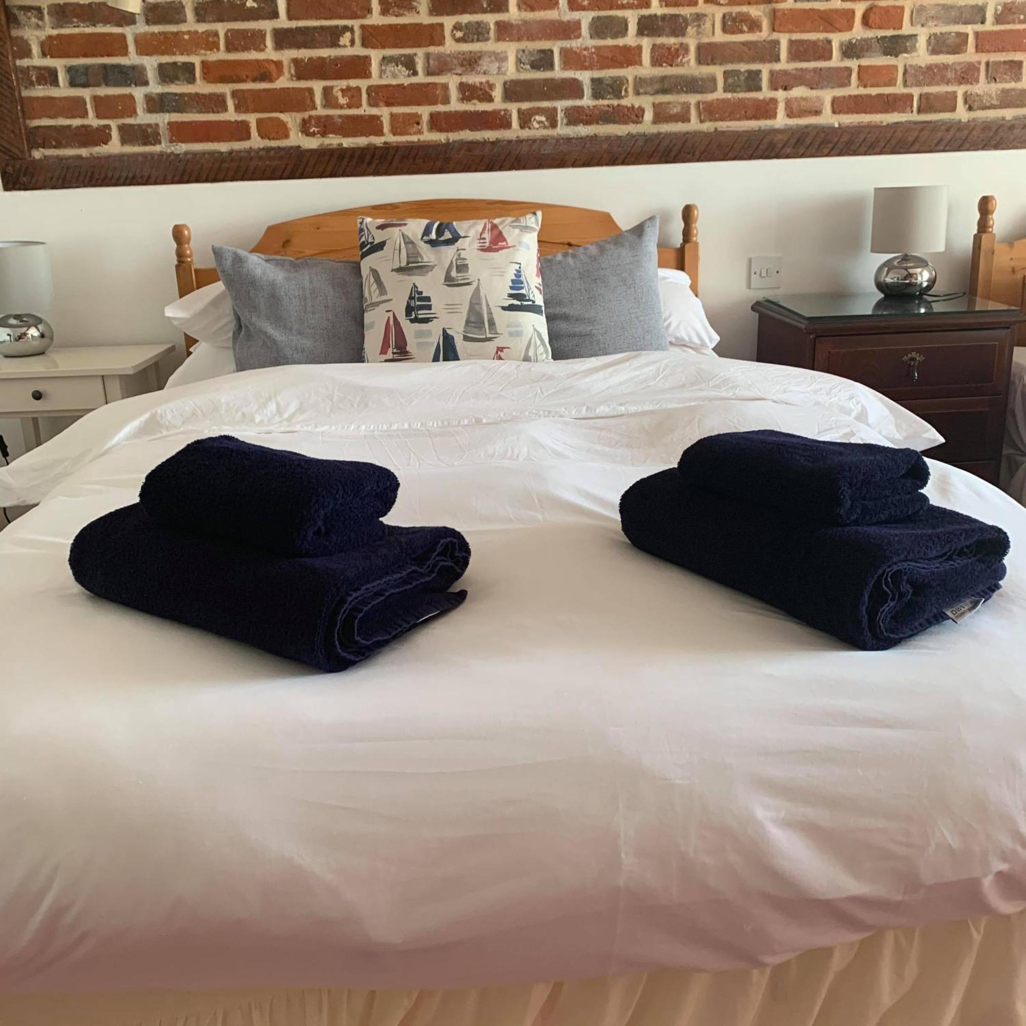 Ye Olde White Harte Hotel Burnham-on-Crouch Zimmer foto
