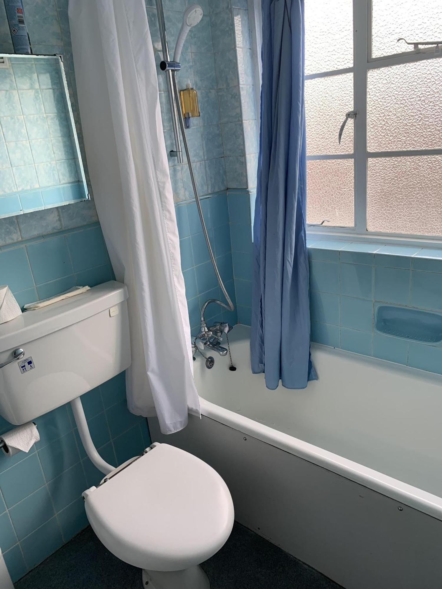 Ye Olde White Harte Hotel Burnham-on-Crouch Zimmer foto